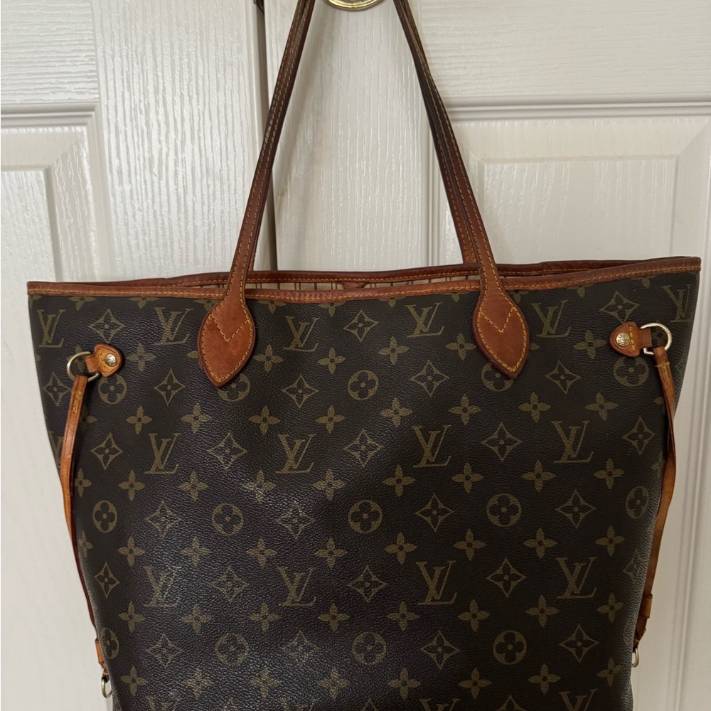 Authentic Louis Vuitton Neverfull Monogram Tote Bag
